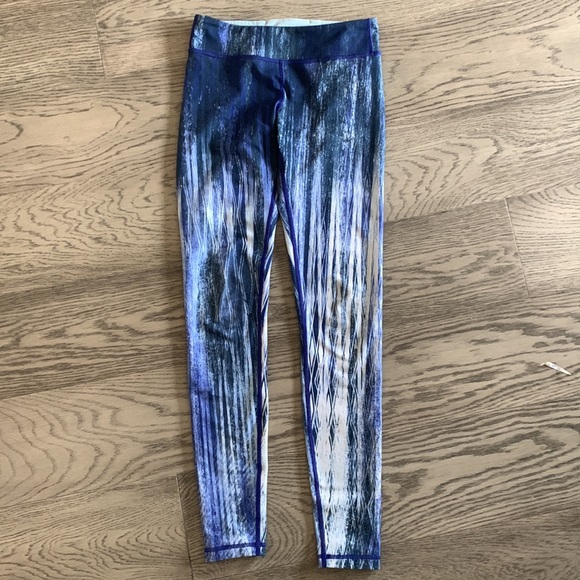 Ivivva leggings special edition print. Girls 12 - Picture 5 of 6